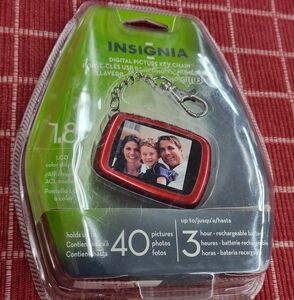NWT! INSIGNIA DIGITAL PICTURE KEYCHAIN